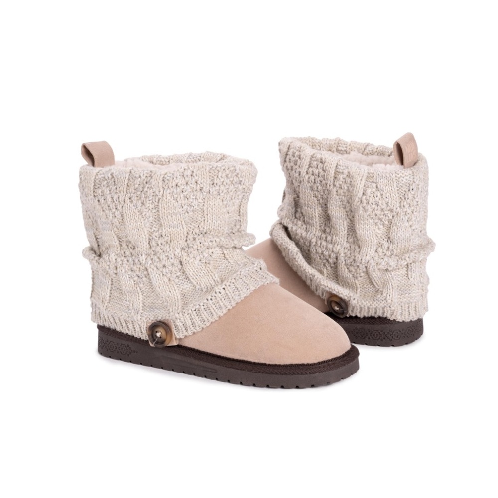 (Size 8) NWT Muk Luks Laurel Boots